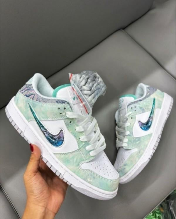 Nike Dunk Low Mint Galaxy
