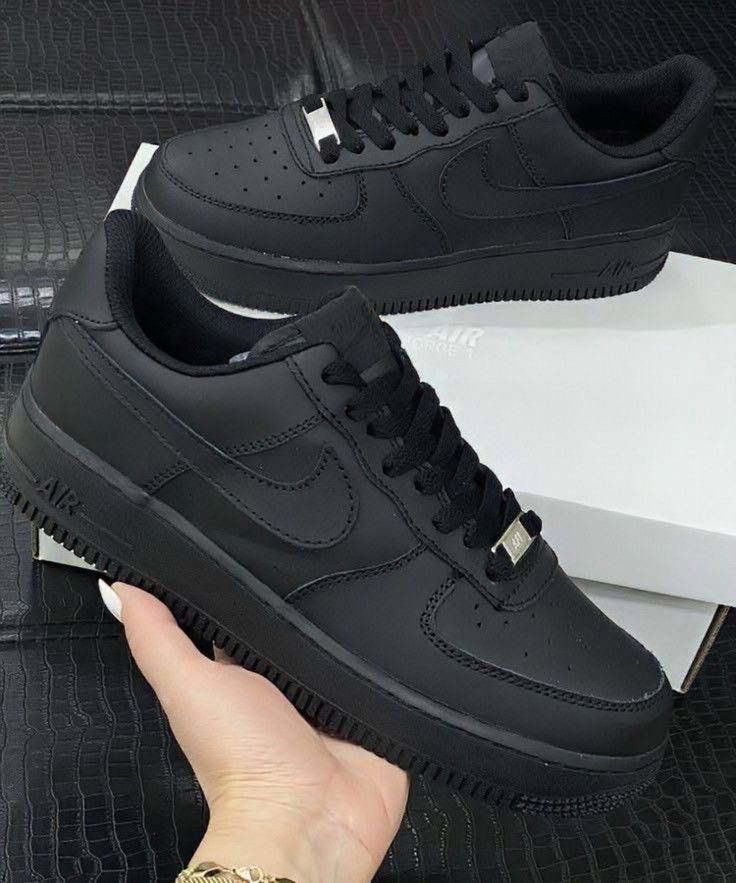 AIR FORCE 1 BLACK PREMIUM