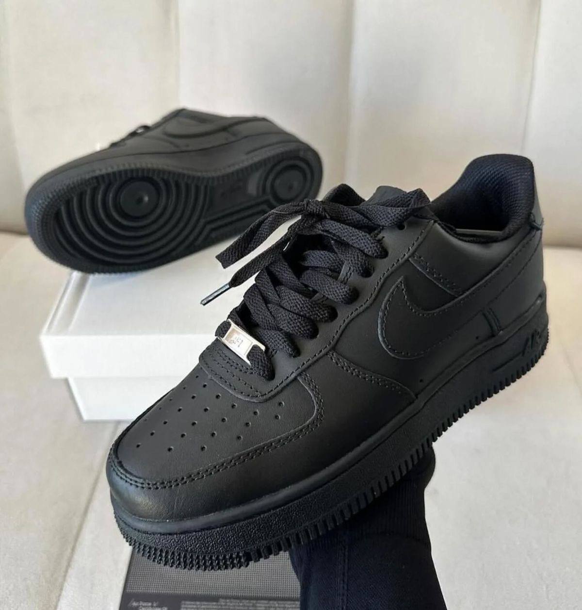 AIR FORCE 1 BLACK PREMIUM